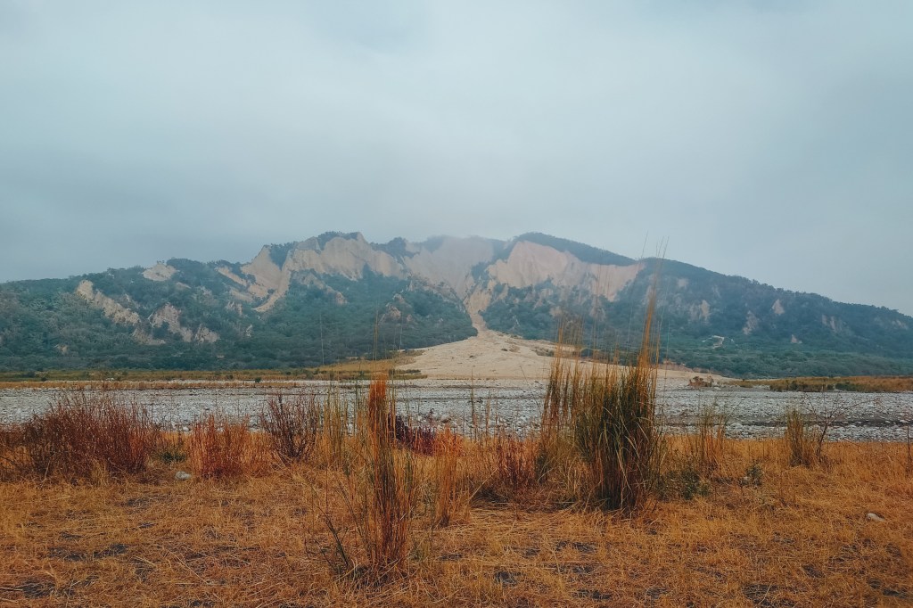 ［台中苗栗打卡景點］火炎山大峽谷，宛如西部荒野般的廣闊景色